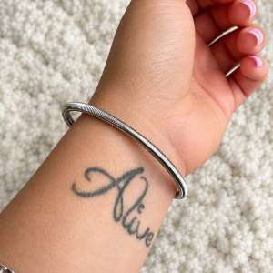 Bracelet jonc strié argenté