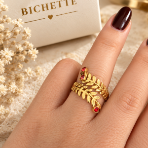 Bague en forme de feuille ornée de strass