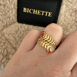 Bague en forme de feuille ornée de strass